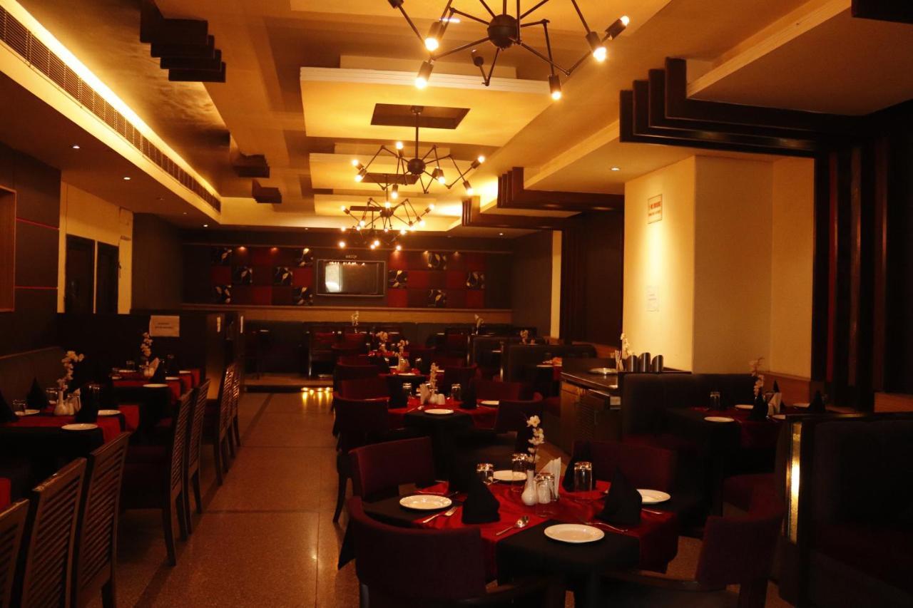 Hotel Parbhat Inn Panchkula Exterior foto